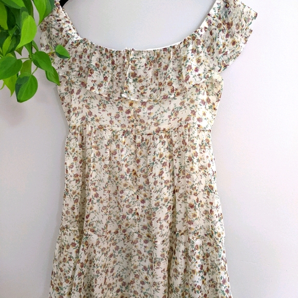 Lulu's | Off The Shoulder Floral Print Dress - Picture 3 of 9